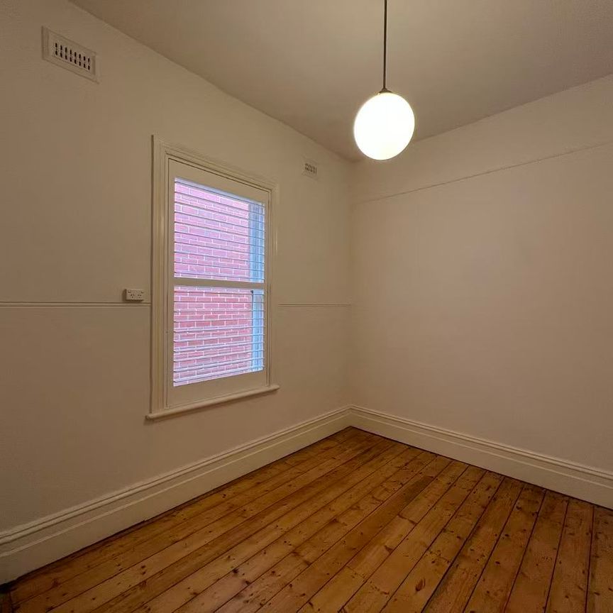 Charming Hawthorn 4 Bedrooms Living in a Prime Lifestyle Location - Photo 1