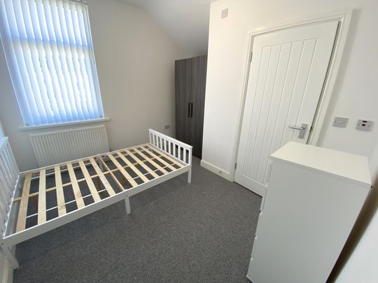 £2,750 PCM, Exceptional Refurbished Five En-Suite Double Bedroom Furnished House with Enclosed Garden in Pentre Street, Grangetown, Cardiff, CF11 6QX - Photo 1