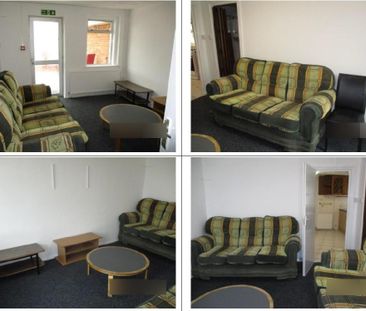 5 bedroom semi-detached house to rent - Photo 2