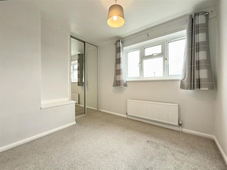 2 bedroom semi-detached house to rent - Photo 5