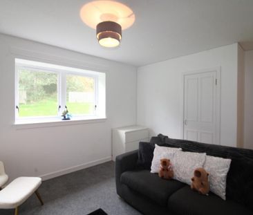 3 bedroom flat to rent - Photo 3
