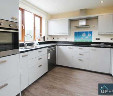 4 bedroom semi-detached house to rent - Photo 4