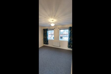 3 Bed End Terrace, Page Avenue, NG5 - Photo 3