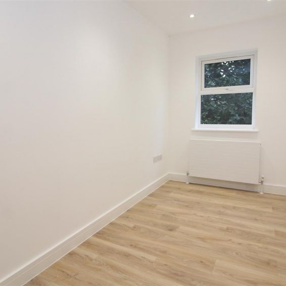 Lime Tree Place, St. Albans - Photo 1