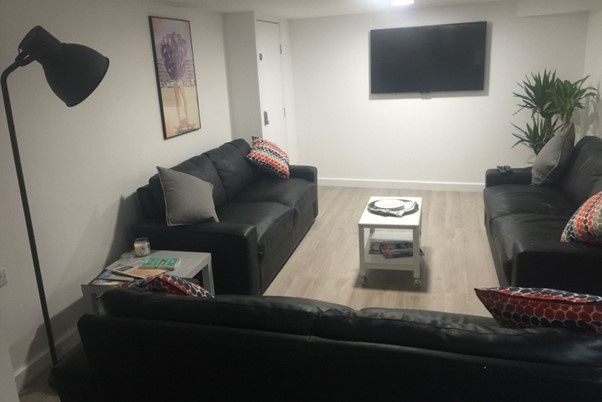 9 Bed End Terrace, Kensington, L7 - Photo 1