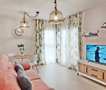 Apartamento de alquiler en Carrer de Joan de Joanes, Oliva Nova - Photo 1