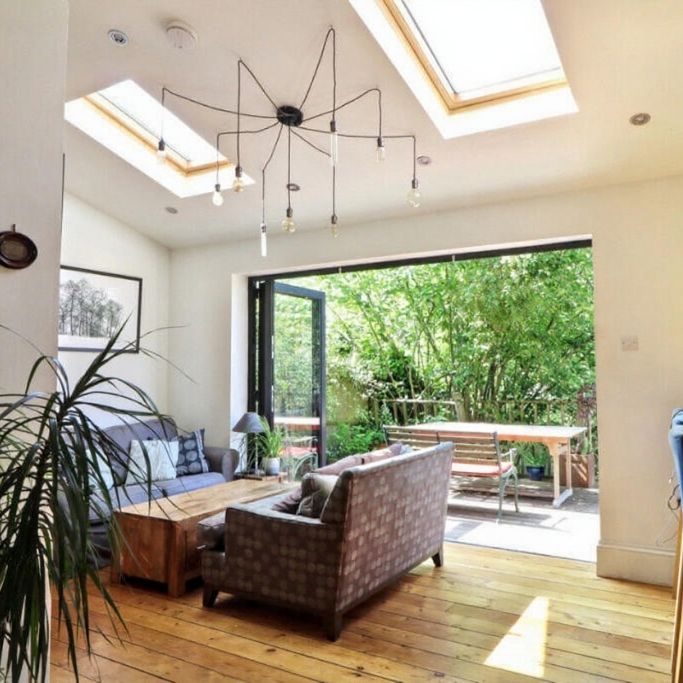 5 Bed End Terrace, Lansdowne Lane, SE7 - Photo 1