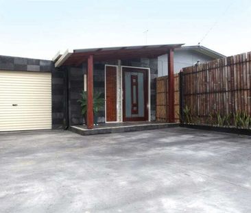 BREAK LEASE - Three bedroom home Moffat Beach - Photo 4