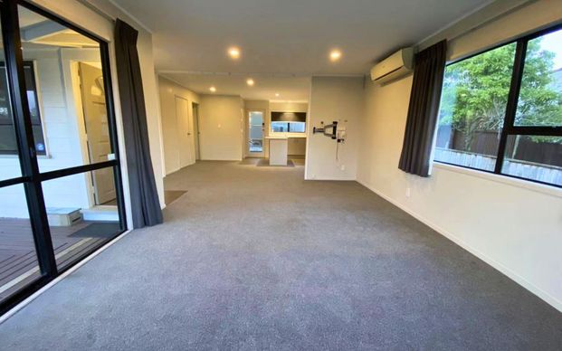 4 Bedrooms on West Harbour Dr - Photo 1