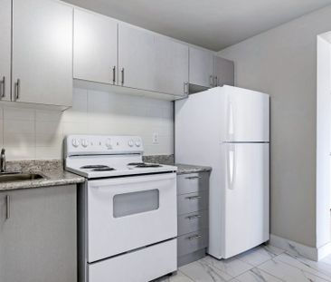 1219 Dundas St West - Photo 1