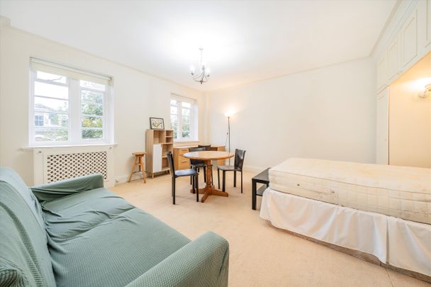 Vicarage Court, London, W8, London - Photo 1