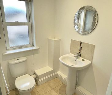 3 bedroom semi-detached house to rent - Photo 6