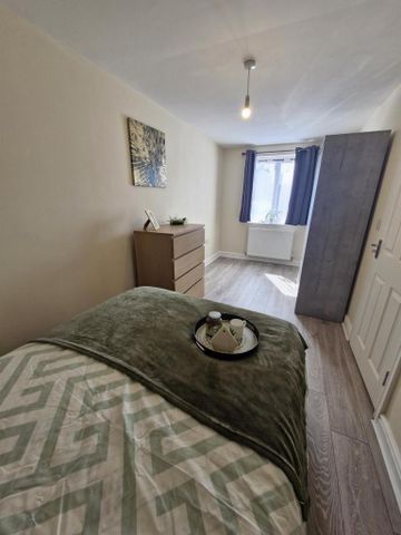 1 bedroom in a house share to rent - Photo 4