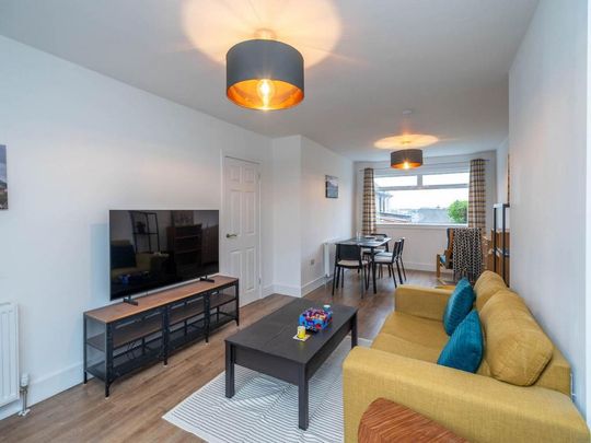 3 bedroom semi-detached house to rent - Photo 1