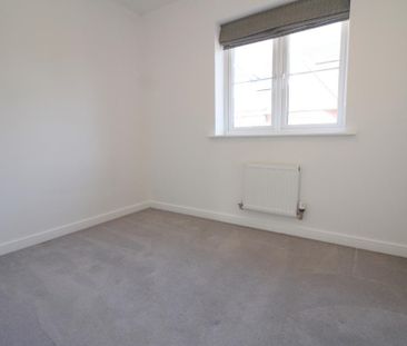 4 bedroom detached house to rent - Photo 4