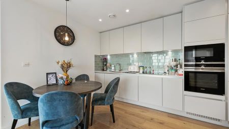 Mapleton Crescent, SW18 - Photo 3