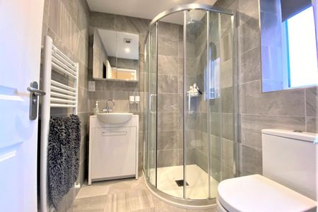 Perry Street - Photo 2