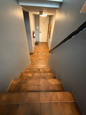 For Lease - 354 Annette Street Unit# 1, Toronto, Ontario - Photo 3