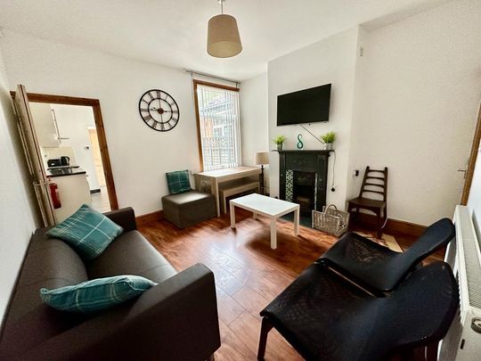 4 Bed Student Accommodation - Photo 1