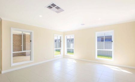 Modern Family Living in Sought-After Thurgoona - Photo 2