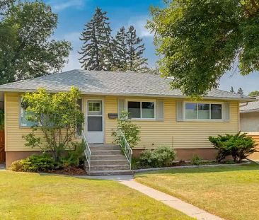 BRIGHT - BEAUTIFUL INNER CITY SUITE! | 3031 28 Street Southwest, Calgary - Photo 1