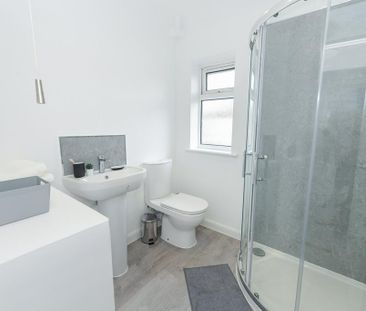 2 bedroom semi-detached house to rent - Photo 6