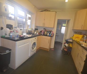 3 bedroom terraced house to rent - Photo 6