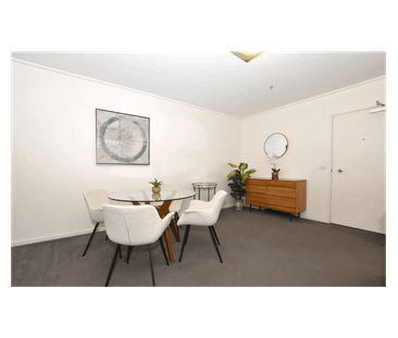 FURNISHED - Stylish two bedroom apartment with plenty of space and ... - Photo 2