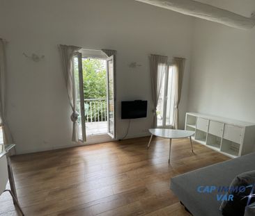 Location Appartement 2 pièces 45m² MARSEILLE 5ème - Photo 2