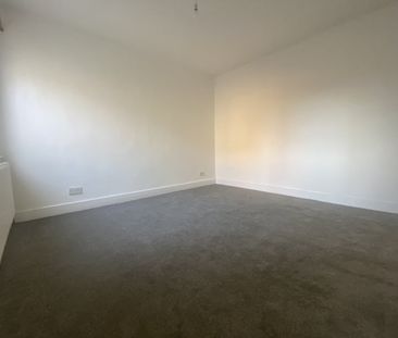 2 Bed Flat, Ealing, W5 - Photo 4