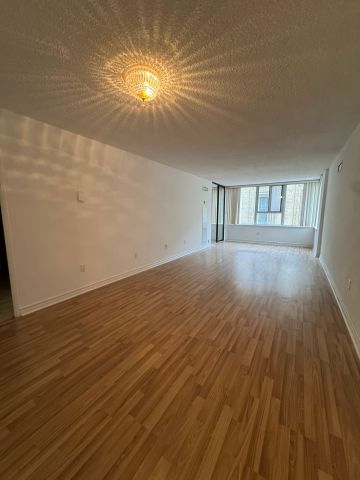 For Lease - 45 Carlton Street Unit# 514, Toronto, Ontario - Photo 3