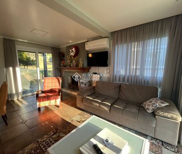 Casa em Condomínio com 4 quartos e 205m² para alugar em Saint Morit... - Photo 1