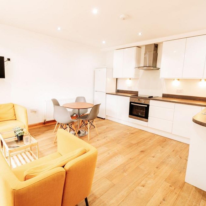 4 bedroom terraced house to rent - Photo 1