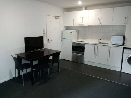 Fully Furnished 1Bed room Apartment on Upper Queen - rent including water - Photo 5