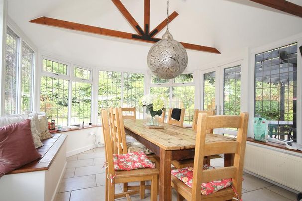 5 bedroom detached house to rent - Photo 1