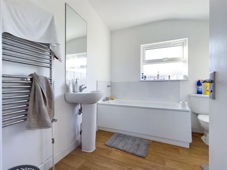 4 bedroom terraced house to rent - Photo 4