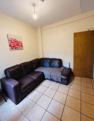Balfour Avenue, Room 2, All Bills Included, Belfast, BT7 2FH - Photo 1