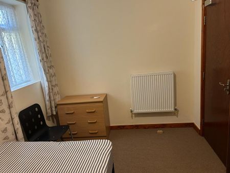 7 bedroom detached house to rent - Photo 3