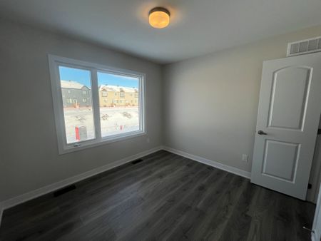 For Lease - 538 Promontory Place, Barrhaven, Ontario - Photo 3