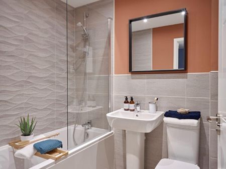 3 bedroom semi-detached house to rent - Photo 5