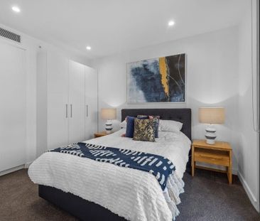 Modern One-Bedroom Apartment in "Harbour Mill" Complex Pyrmont - Photo 3