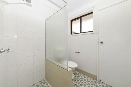 Comfortable 1-Bedroom Unit - Photo 3