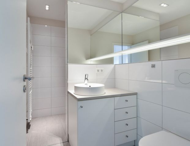 Außergewöhnlich schöne und hochwertig ausgestattete 2-Zimmer-Wohnung mit 60m² im Herzen von Haan. - Foto 1