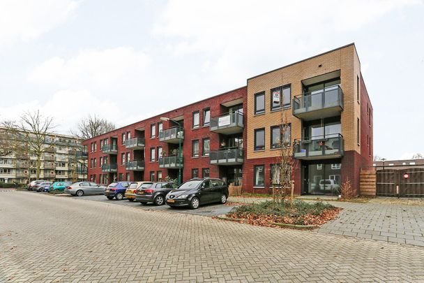 Te huur: Dorpsplein 1 - Foto 1