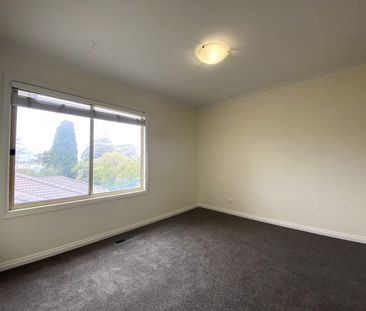 FOUR BEDROOM TOWNHOUSE IN THE MCKINNON SCHOOL ZONE! | FLARE REAL ES... - Photo 5