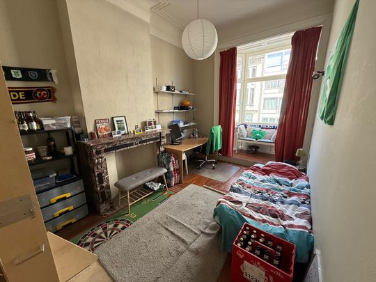 Kamer K1-22 volledig opgefriste kamer met nieuwe erker - Kort­rijk­se­steen­weg 432 - Photo 1