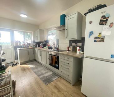 4 bedroom semi-detached house to rent - Photo 1