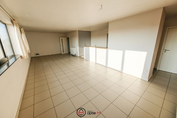 INSTAPKLAAR APPARTEMENT MET AUTOSTANDPLAATS - Foto 1