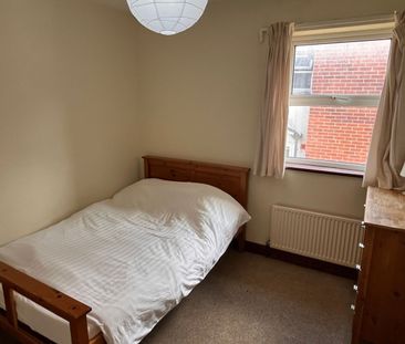 6 Bed Semi-Detached House, Wilton Avenue, SO15 - Photo 6