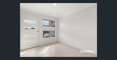 Modern Comfort in a Convenient Location! - Photo 3